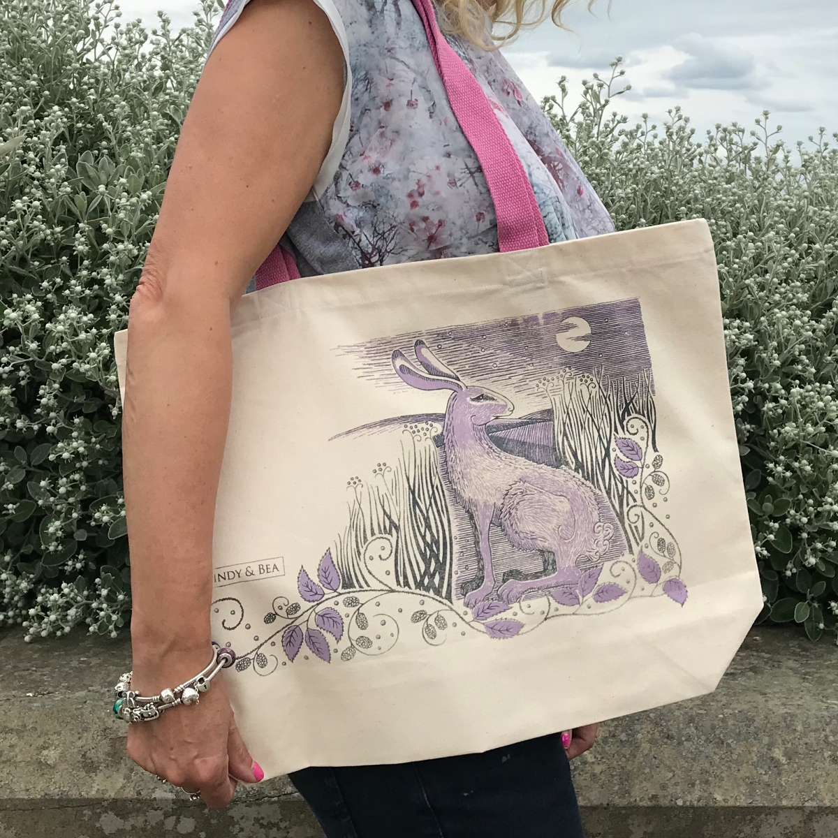 SOLD OUT The Dusk Hare Smart Tote Bag